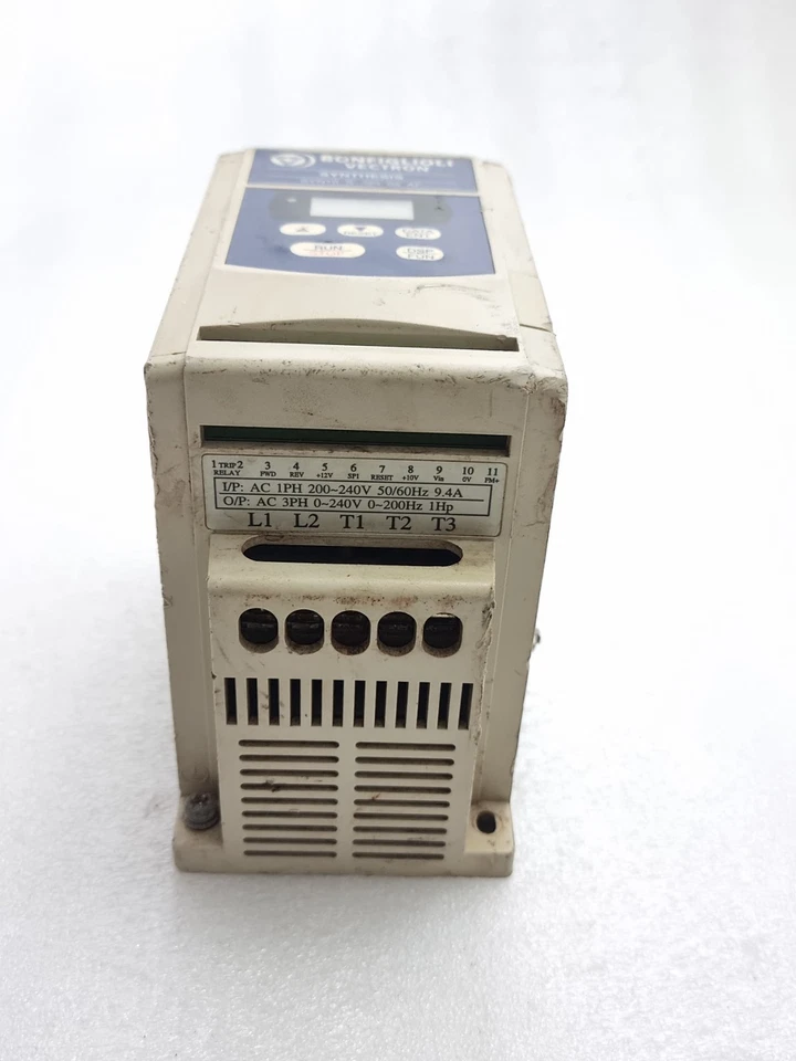 BONFIGLIOLI VECTRON SYN10 S 220 05 AF FREQUENCY CONVERTER SYNTHESIS SYN10